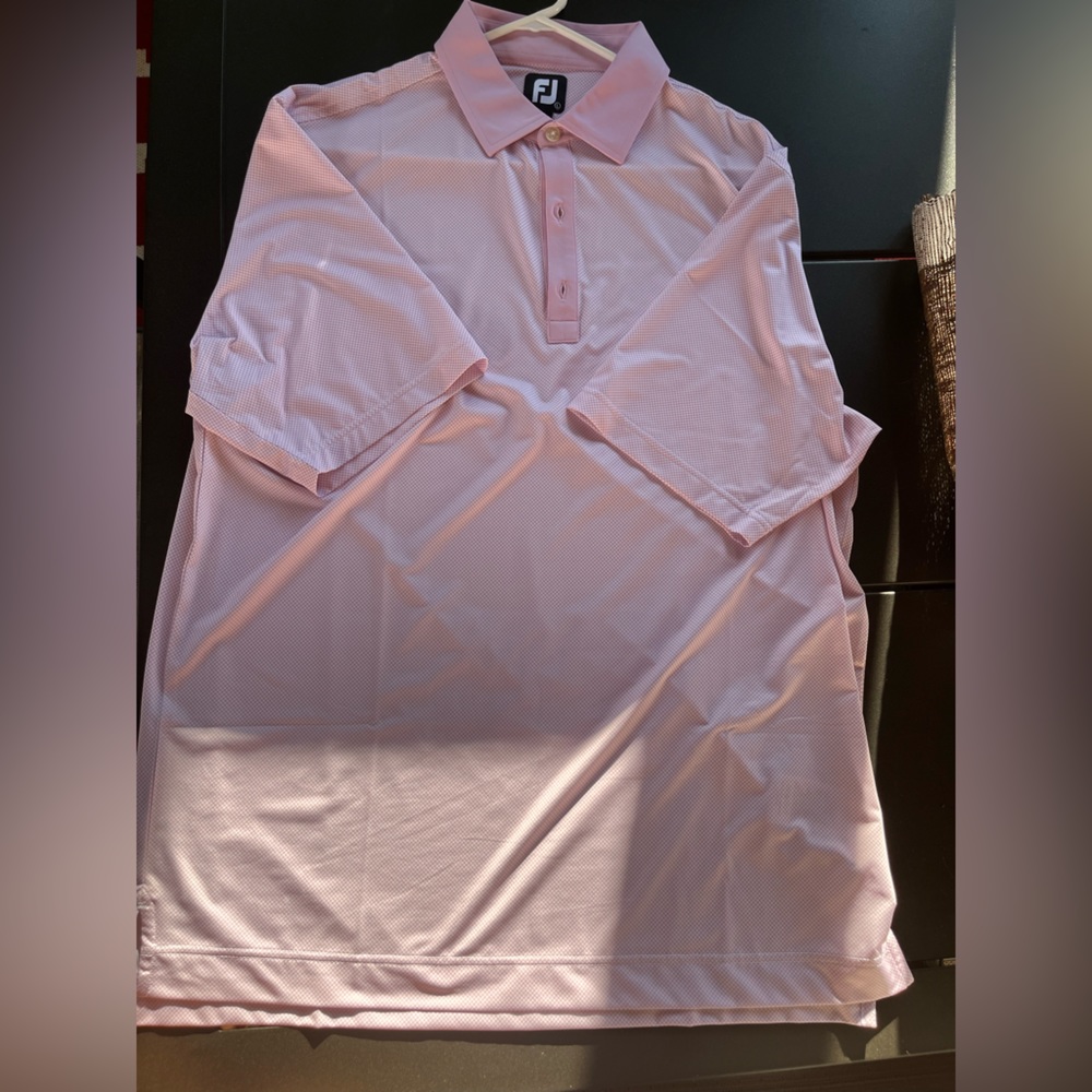 Foot Joy Large Pink Men’s Gold shirt. Never worn, brand new!